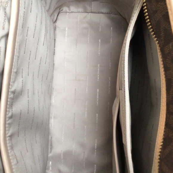 100% Autenthic Michael Kors Jet Set Medium Tote - Picture 13 of 15